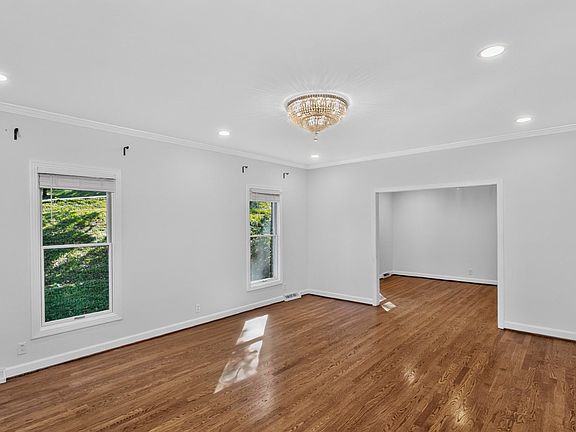 4th image of 1234 Jefferson Davis Dr