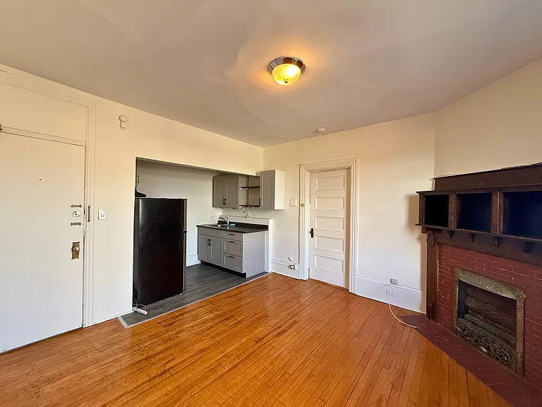 191 McLeod St — Photo 8
