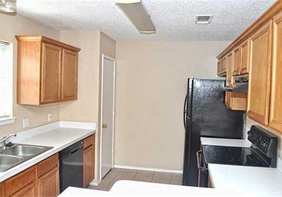 2nd image of 6427 Brookhaven Trl