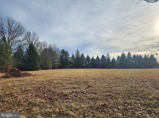 130 Pine Ln, Newtown, PA 18940