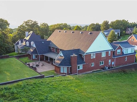 4th image of 5233 Glenbrook Dr