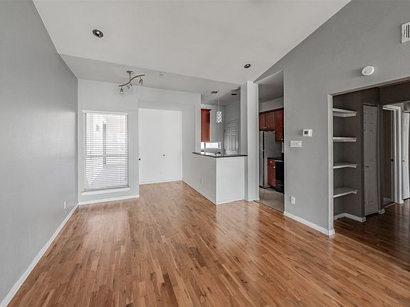 5th image of 4104 N Hall St APT 336