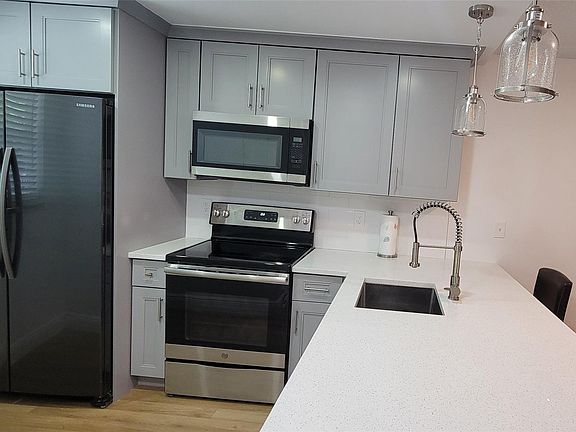 2nd image of 207 Tropic Isle Dr APT 111