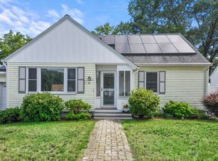 81 Vezina St, Leominster, MA 01453