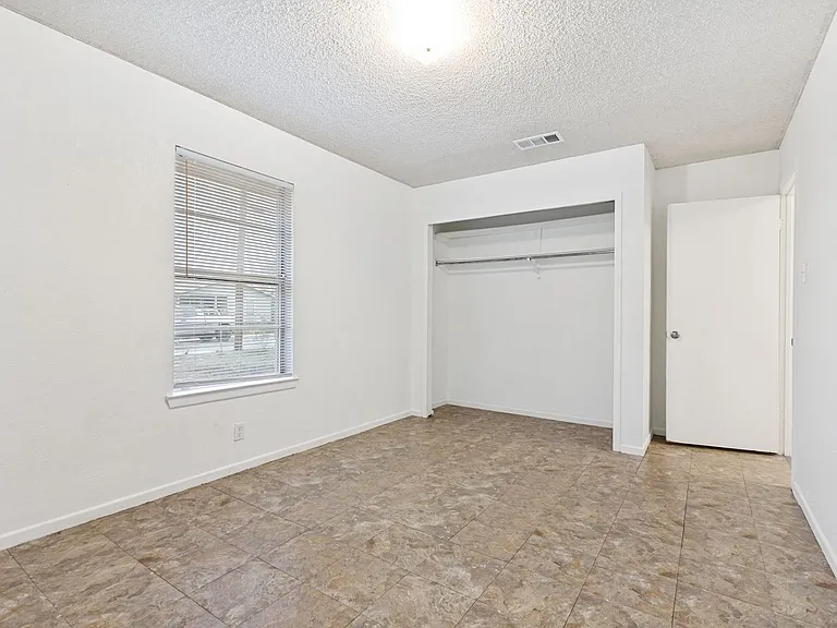 122 Surrels Ave — Photo 13