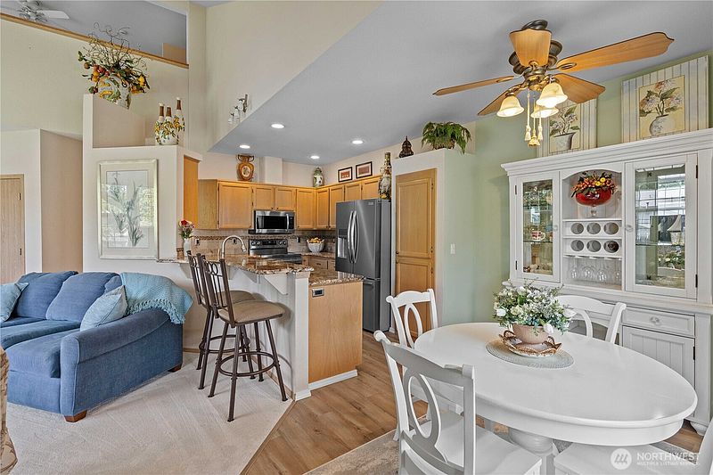 4th image of 12616 132nd Avenue Ct E