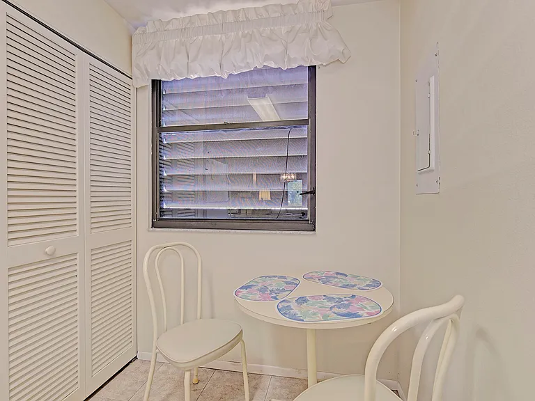 144 Pinehurst Dr — Photo 10
