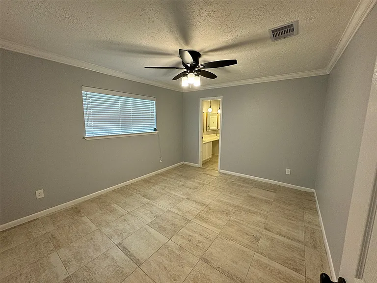 7910 Sands Point Dr — Photo 12
