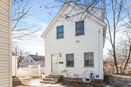 8 1/2 Pine St Photo 1