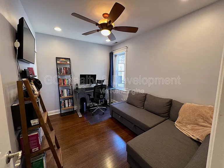 2702 W Cortland St #3 — Photo 9