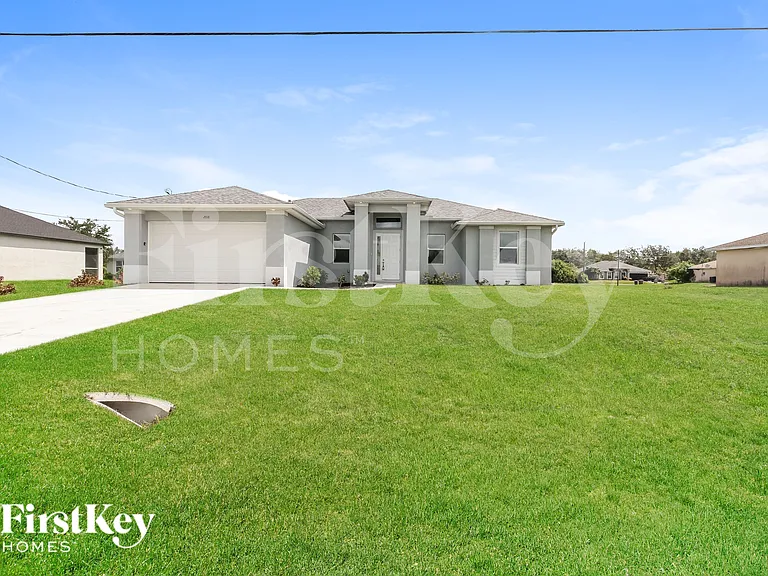 2018 Xelda Ave N — Photo 1