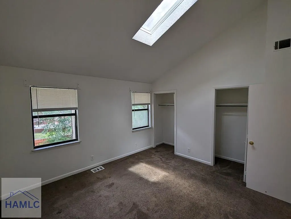 2 bed, 1.5 bath, 1068 sqft, $1,150 — Photo 2