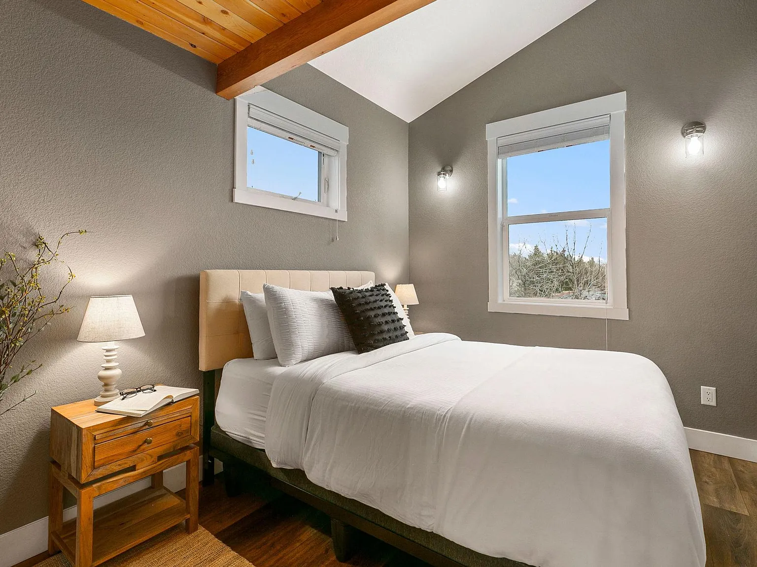 1 bed, 700 sqft, $2,800 — Photo 2