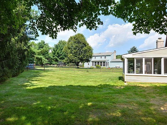 3rd image of 473 W Radnor Ct