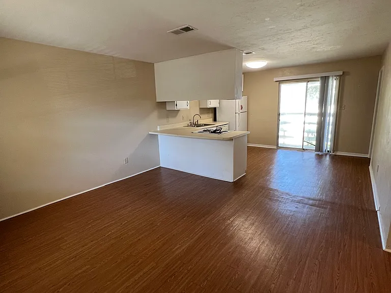 1033 Crossing Brook Way #D — Photo 4