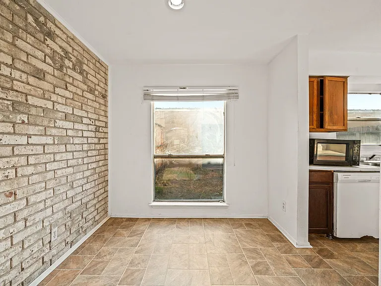6463 Cambridge Glen Ln — Photo 8