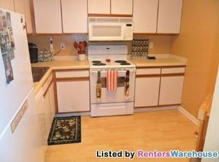 720 W Village Rd APT 102, Chanhassen, MN 55317