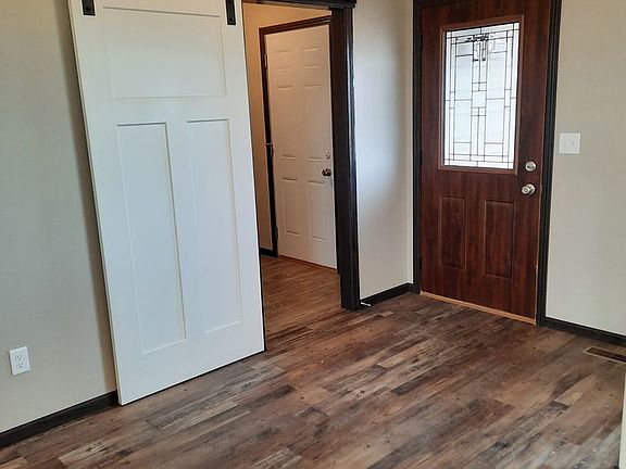 3rd image of 3103 Jessup Ln