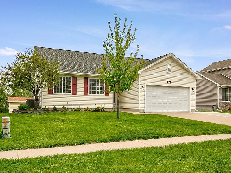 1st image of 675 SE Ashton Ct