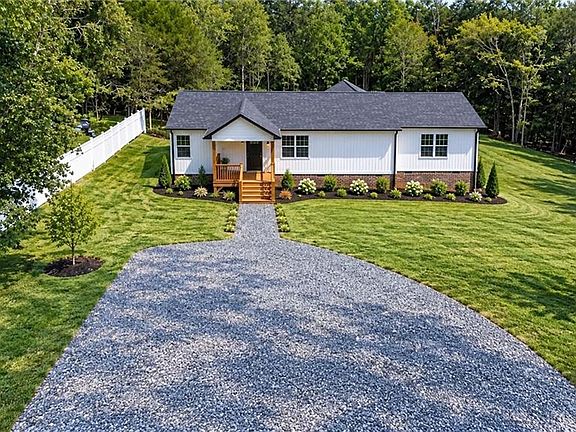 2nd image of 3760 Meadowbrook Dr