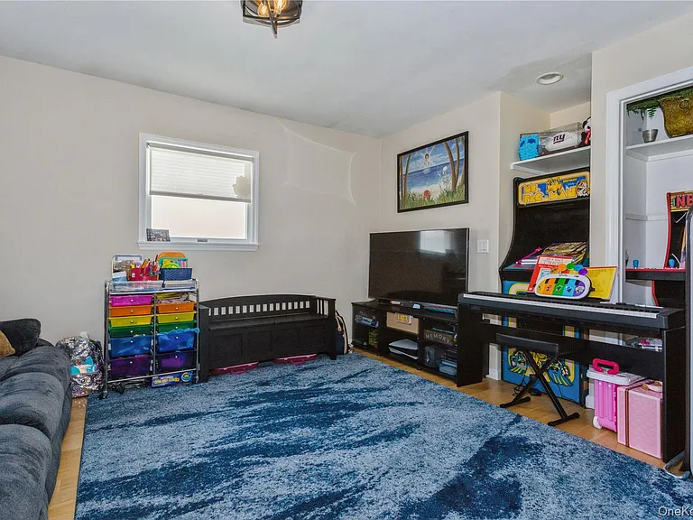 29 Seabreeze Rd — Photo 5
