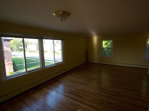 2nd image of 4825 Briarwood Ave #4825