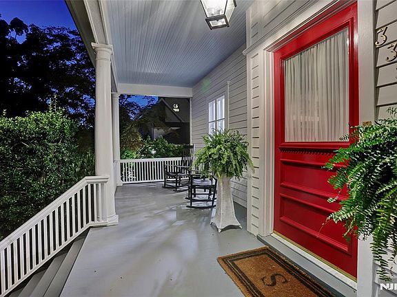4th image of 339 Highwood Ave
