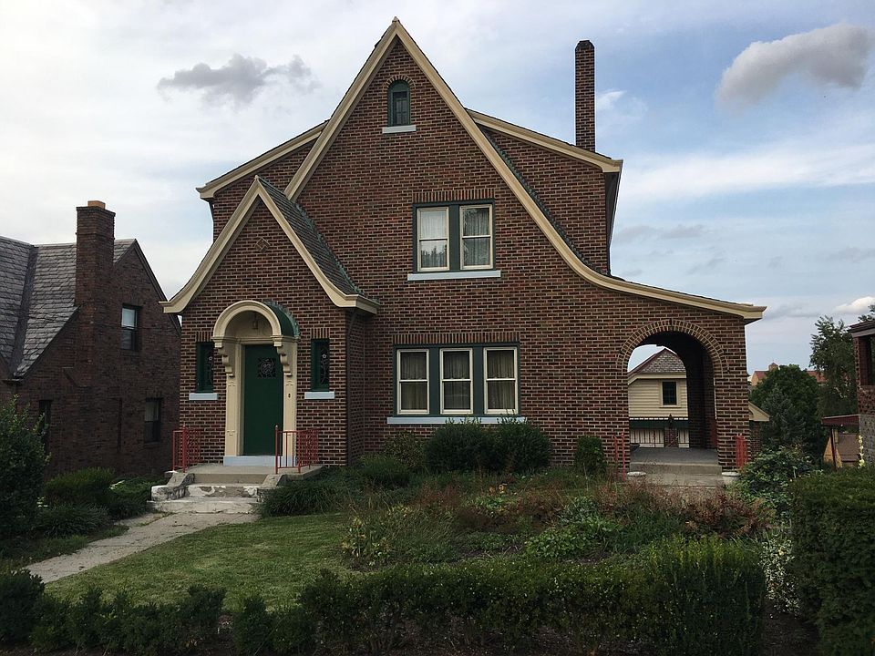 2nd image of 122 W Brentridge Ave
