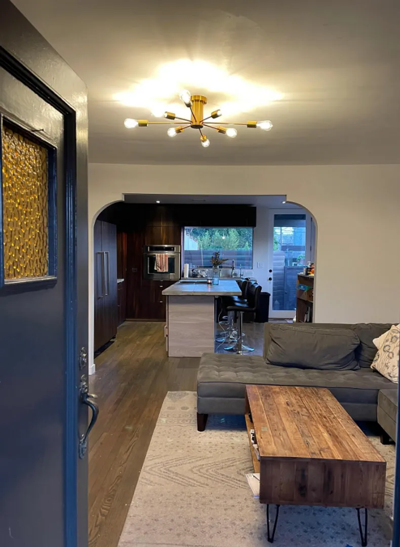 10776 Tabor Ave — Photo 2
