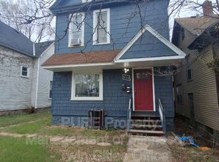 415 Jessamine Ave E, Saint Paul, MN 55130