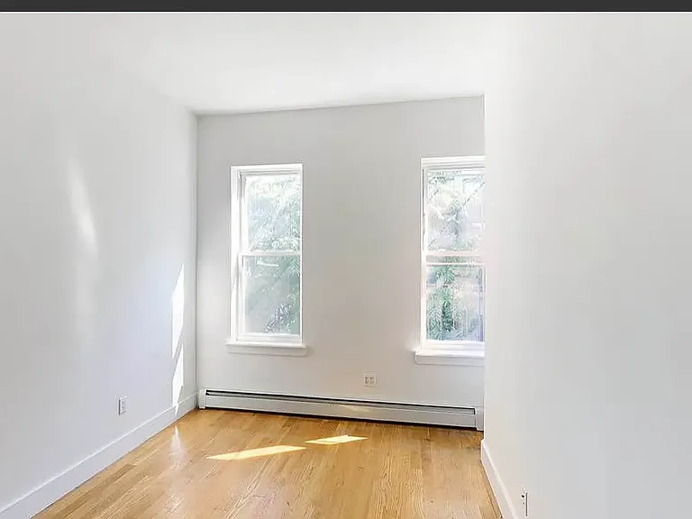 17 Goodwin Pl #2 — Photo 12