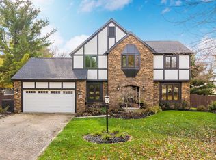 8888 Chateau Dr, Pickerington, OH 43147