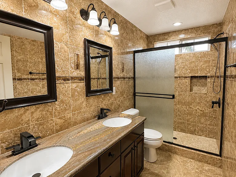 621 Marbella Ct — Photo 29