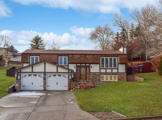 1005 23rd St NW, Minot, ND 58703