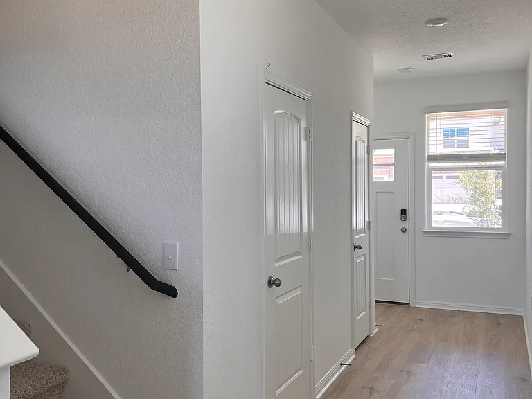 220 Saide St — Photo 2