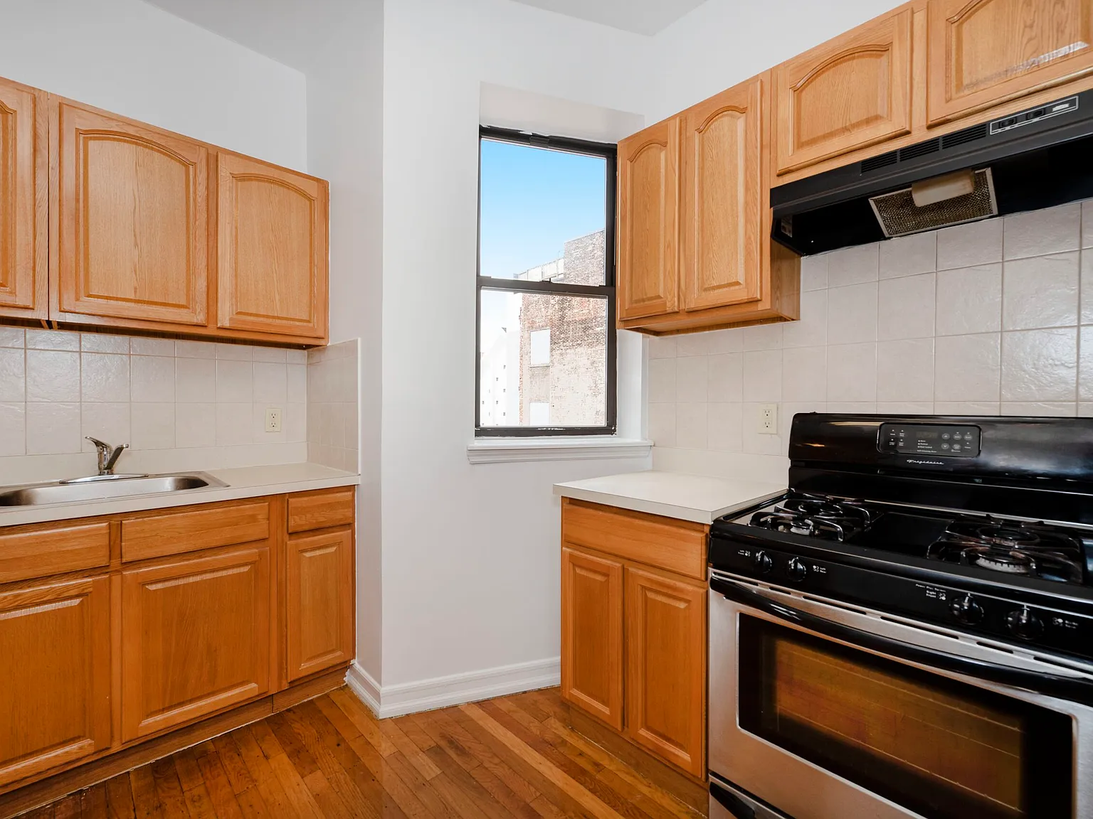 211 West 117th Street — Photo 4