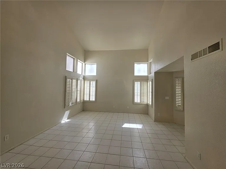 8008 Dover Shores Ave — Photo 43