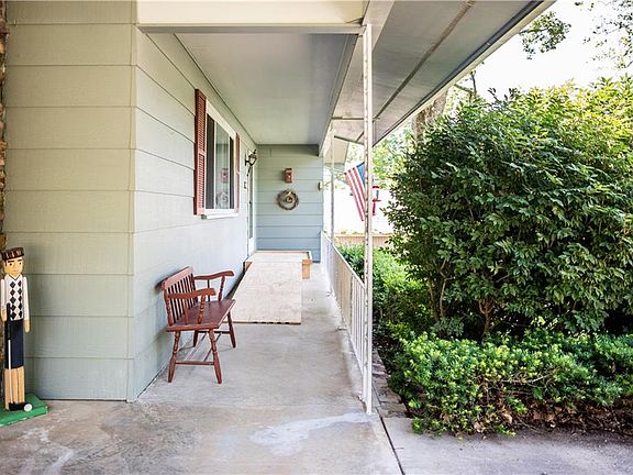 2nd image of 17 Chapel Ln