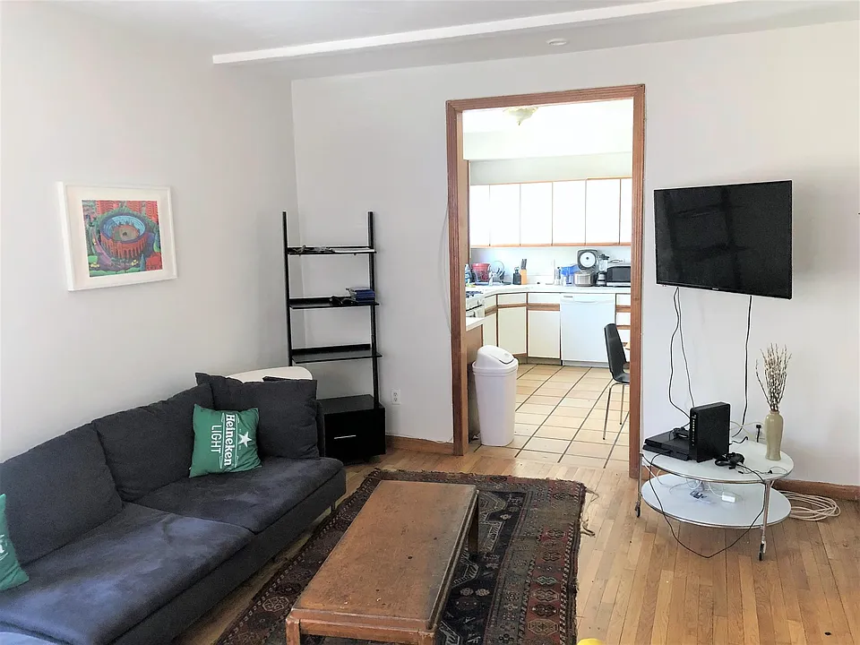 13 Pratt St #1