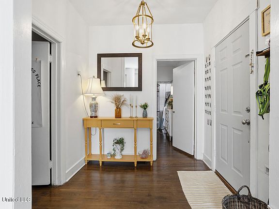 3rd image of 4023 Robin Dr