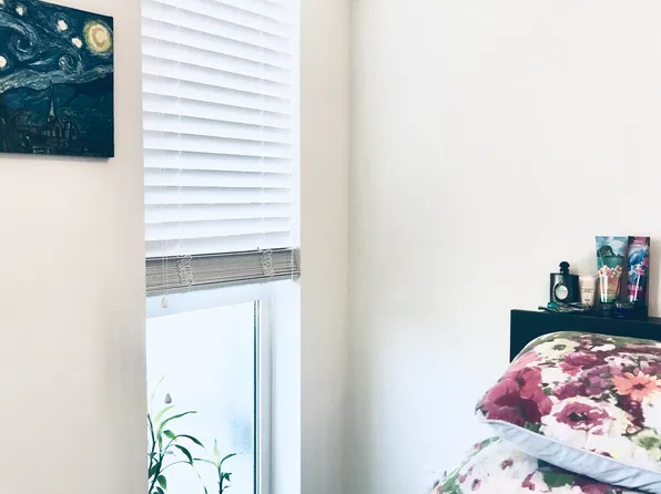 1534 Henshaw Ln #304, Vancouver, BC V6G 0B9