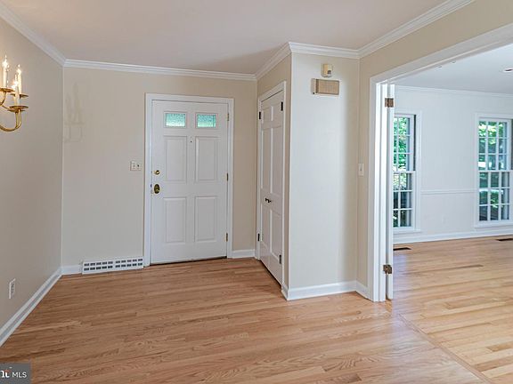 4th image of 90 Audubon Ln
