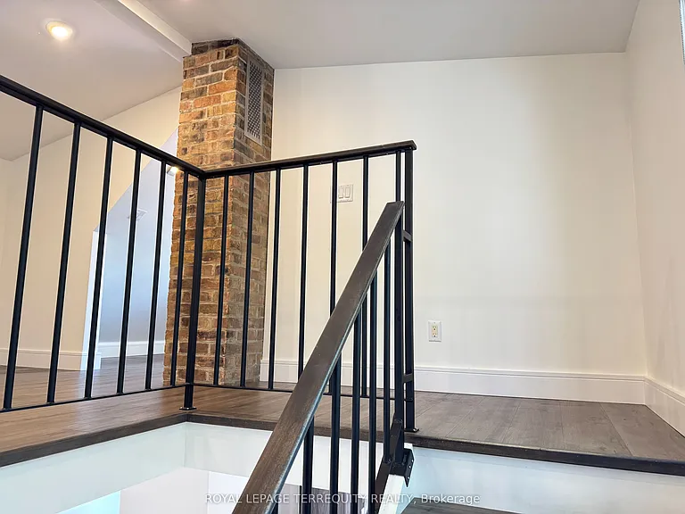 37 White Ave — Photo 6