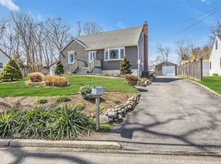 17 Melville Rd N, Huntington Station, NY 11746