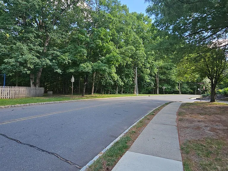 2809 Ridgefield Ct — Photo 38