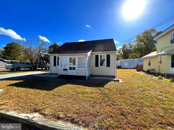 12 W 2nd St, Seaford, DE 19973