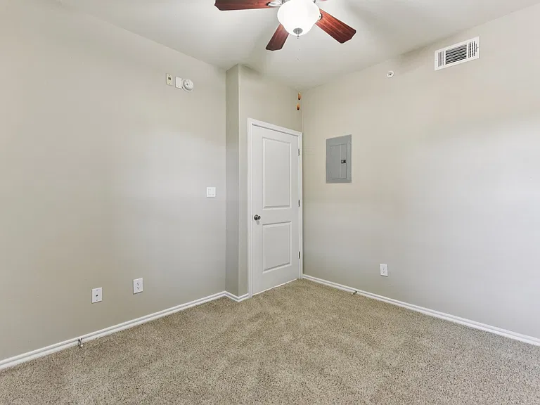 Waters Edge Apartment Homes — Photo 137
