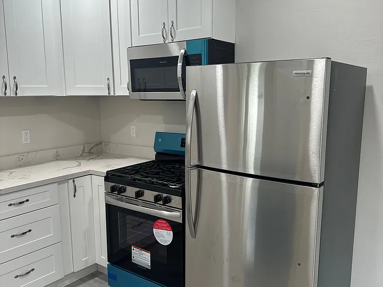 220 Madison Ave #C — Photo 6