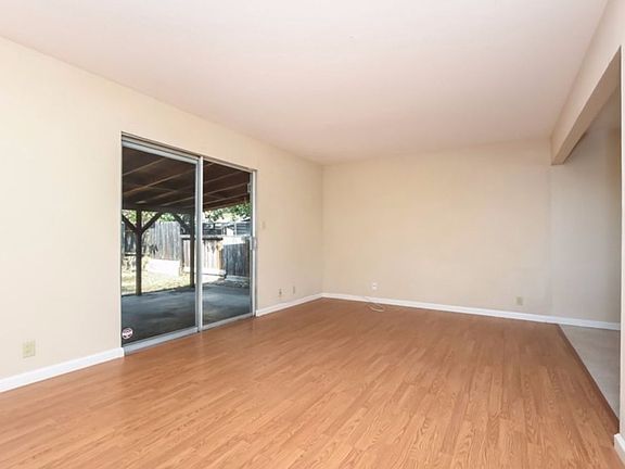 3rd image of 311 Markham Ave