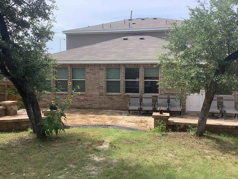 340 Mary Max Cir — Photo 25